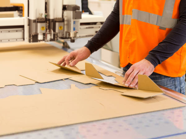 CNC cardboard cutter